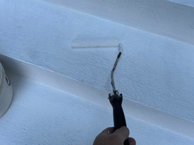 明石市の階段の防水工事上塗り